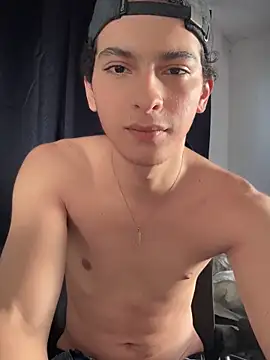 Snapshot of cybercosmiiic chatting on September 10, 9:14 pm cybercosmiiic online show from September 10, 9:14 pm