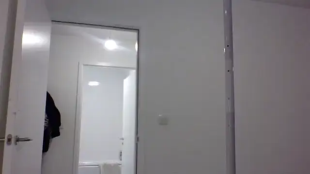 Cinderella Jewels  online show from November 5, 9:40 pm