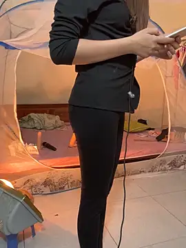 PussyWet  online show from November 3, 4:21 pm