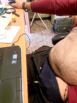 Snapshot of Escondido52 chatting on February 5, 11:12 am Escondido52 online show from February 5, 11:12 am