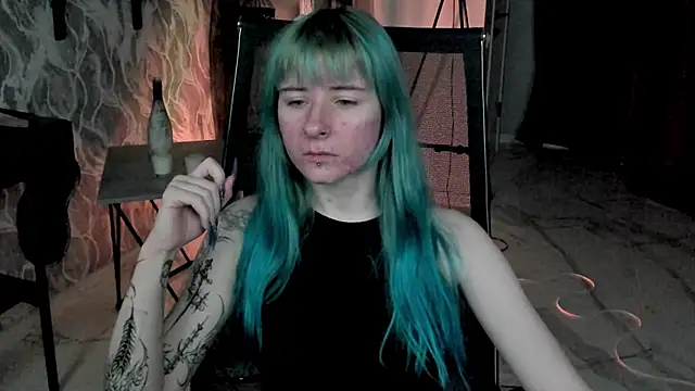 Snapshot of LexiWenford chatting on October 13, 2:35 am LexiWenford online show from October 13, 2:35 am