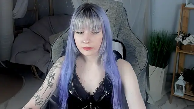 LexiWenford online show from December 19, 12:40 pm