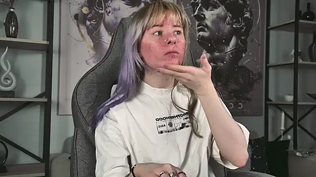 Snapshot of LexiWenford chatting on May 18, 3:06 am LexiWenford online show from May 18, 3:06 am