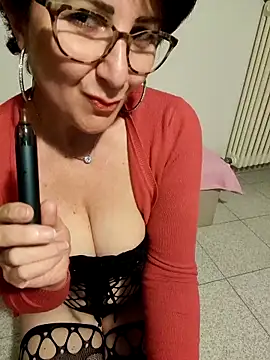 Viola8p online show from May 19, 9:22 pm