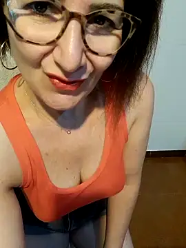 Snapshot of Viola8p chatting on September 23, 10:33 am Viola8p online show from September 23, 10:33 am