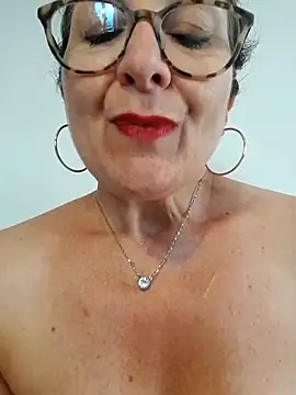 Snapshot of Viola8p chatting on June 16, 3:56 pm Viola8p online show from June 16, 3:56 pm