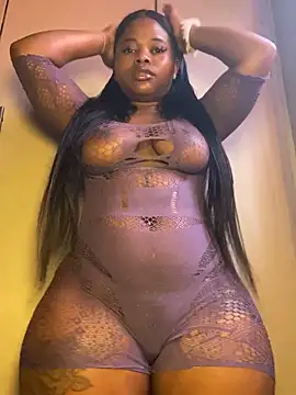 Snapshot of DiamondGoddes chatting on October 9, 9:32 am DiamondGoddes online show from October 9, 9:32 am