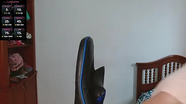 Snapshot of alexaa08 chatting on October 28, 12:26 pm alexaa08 online show from October 28, 12:26 pm