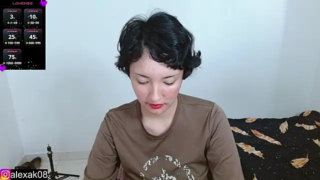 Snapshot of alexaa08 chatting on December 17, 1:27 pm alexaa08 online show from December 17, 1:27 pm