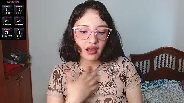 alexaa08 online show from November 6, 1:15 pm