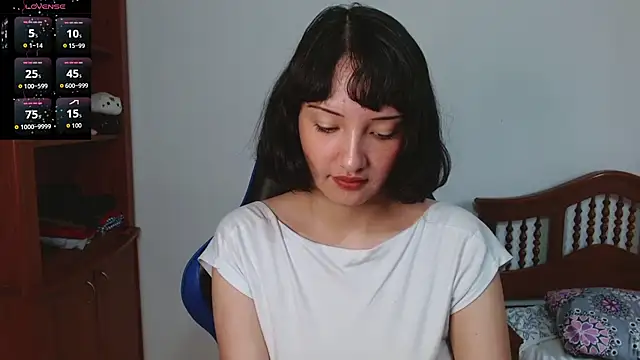 Snapshot of alexaa08 chatting on October 10, 1:23 pm alexaa08 online show from October 10, 1:23 pm