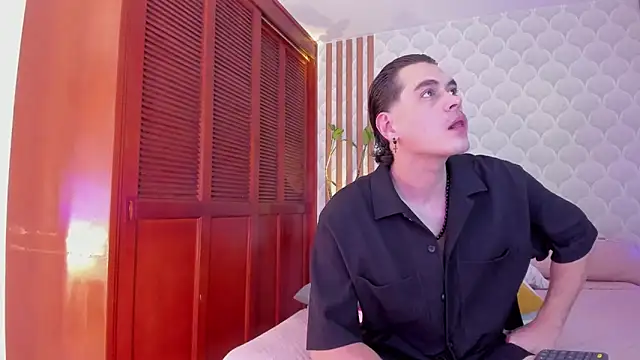 PamelaReall online show from September 26, 8:10 am