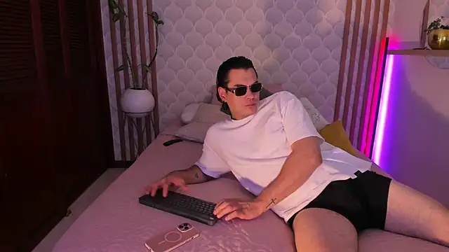 PamelaReall online show from October 30, 7:50 am