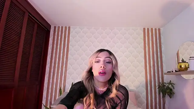 Snapshot of PamelaReall chatting on June 27, 11:05 am PamelaReall online show from June 27, 11:05 am