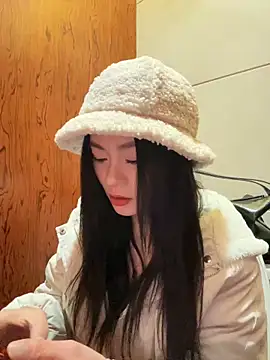 Snapshot of Asia-Melody chatting on February 18, 11:33 am Asia-Melody online show from February 18, 11:33 am