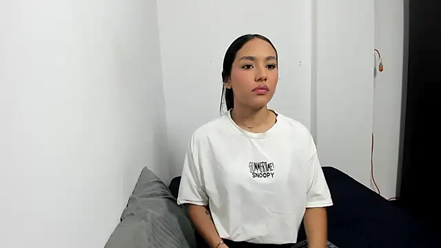Snapshot of monse_02 chatting on June 16, 3:34 pm monse 02 online show from June 16, 3:34 pm