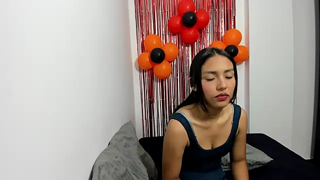 monse 02 online show from November 3, 1:37 pm