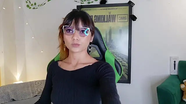 Snapshot of kittyzenn chatting on March 23, 7:03 pm kittyzenn online show from March 23, 7:03 pm