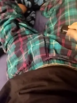 Snapshot of Dennis_2024 chatting on February 11, 9:31 am Dennis 2024 online show from February 11, 9:31 am