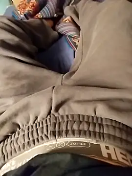 Snapshot of Dennis_2024 chatting on December 15, 8:58 pm Dennis 2024 online show from December 15, 8:58 pm