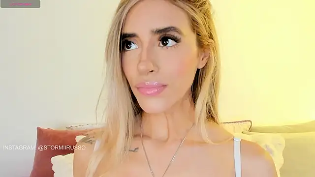 StormiRusso online show from March 17, 1:19 am