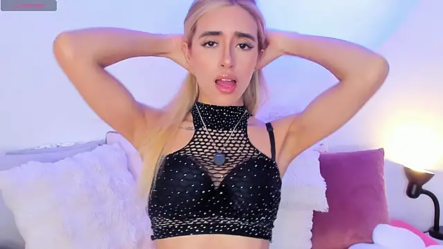 StormiRusso online show from February 28, 1:05 am