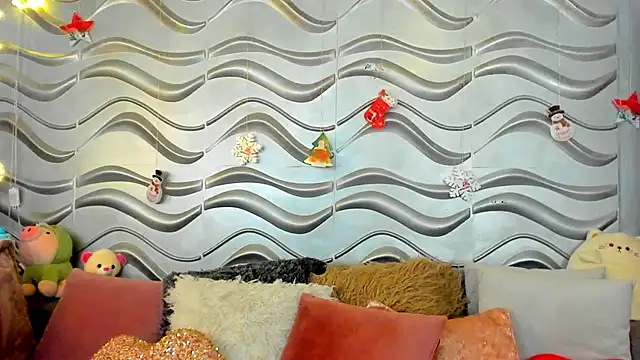 StormiRusso online show from December 22, 1:23 am