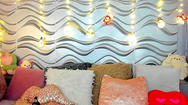 StormiRusso online show from December 22, 4:28 am