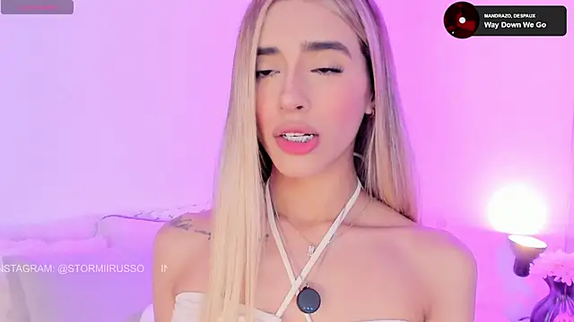 StormiRusso online show from March 27, 1:36 am