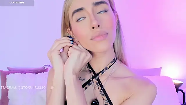 StormiRusso online show from March 10, 12:47 am