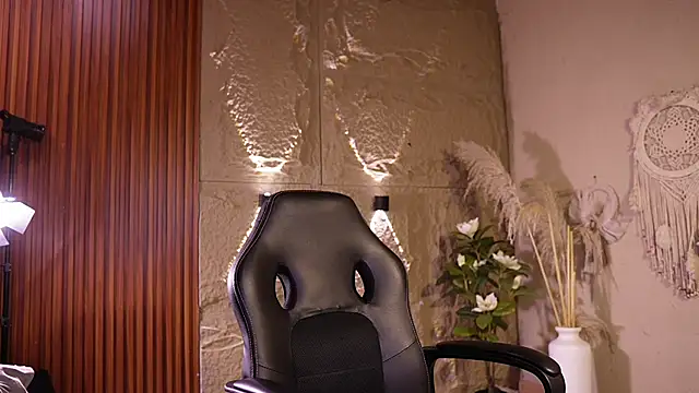 DannSaenz online show from July 10, 4:51 pm