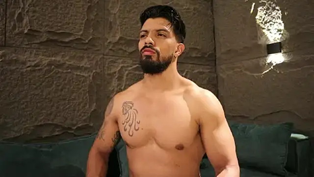 Snapshot of DannSaenz chatting on March 6, 10:36 pm DannSaenz online show from March 6, 10:36 pm