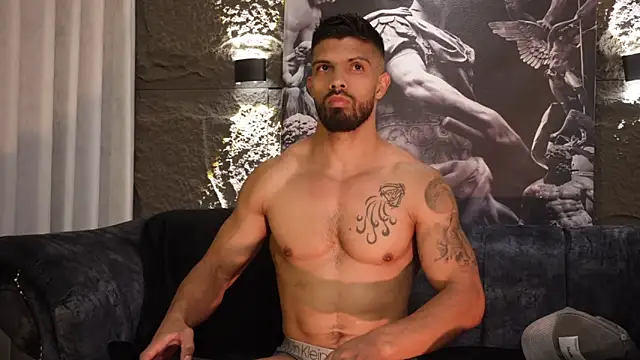 DannSaenz online show from November 28, 11:27 pm