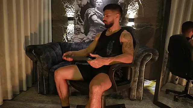 Snapshot of DannSaenz chatting on February 6, 2:02 pm DannSaenz online show from February 6, 2:02 pm