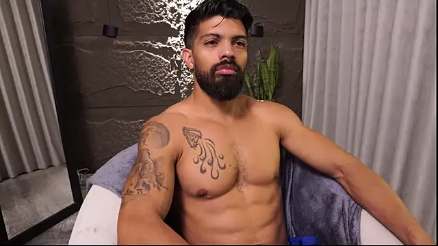 Snapshot of DannSaenz chatting on May 7, 1:36 pm DannSaenz online show from May 7, 1:36 pm