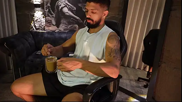 Snapshot of DannSaenz chatting on February 25, 2:17 pm DannSaenz online show from February 25, 2:17 pm