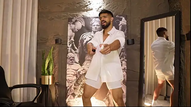 DannSaenz online show from March 8, 2:04 am