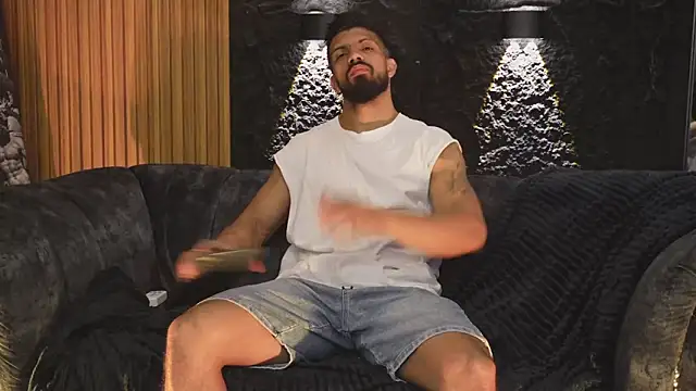 DannSaenz online show from November 1, 11:59 am