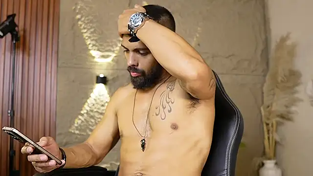 Snapshot of DannSaenz chatting on May 26, 1:42 pm DannSaenz online show from May 26, 1:42 pm