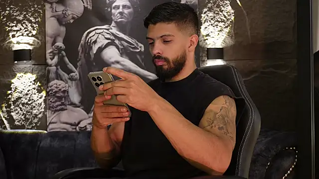 Snapshot of DannSaenz chatting on February 15, 4:39 pm DannSaenz online show from February 15, 4:39 pm