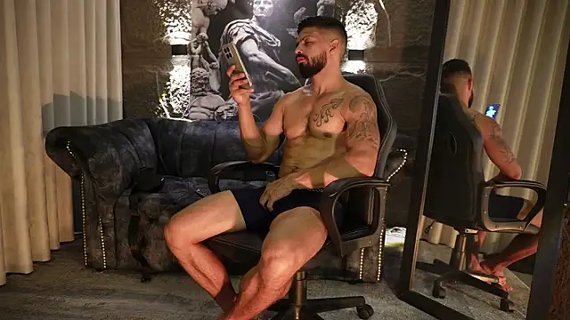 Snapshot of DannSaenz chatting on February 13, 2:00 am DannSaenz online show from February 13, 2:00 am