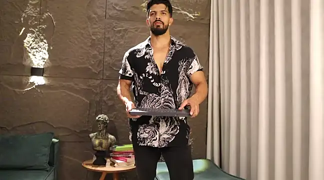 Snapshot of DannSaenz chatting on March 4, 9:00 pm DannSaenz online show from March 4, 9:00 pm