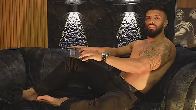 DannSaenz online show from October 26, 4:07 pm