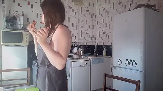 Diamond Tyler online show from May 3, 3:55 am