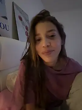 Snapshot of DanielaSaenz0 chatting on September 20, 4:28 am DanielaSaenz0 online show from September 20, 4:28 am