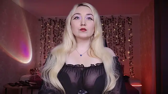 AllisonBlack  online show from October 6, 8:42 pm