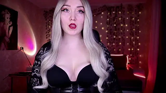 AllisonBlack  online show from March 22, 7:59 pm