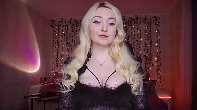 AllisonBlack  online show from October 8, 8:31 pm