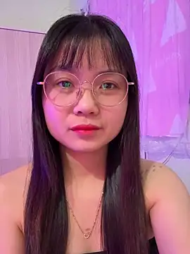 Snapshot of Maeve2k5 chatting on November 22, 3:49 am Maeve2k5 online show from November 22, 3:49 am