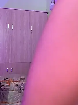 Snapshot of Maeve2k5 chatting on November 17, 11:25 am Maeve2k5 online show from November 17, 11:25 am